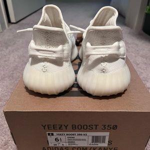 Yeezy Boost 350 V2 triple white